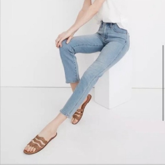 Madewell stove pipe straight jeans in light wash - Picture 3 of 5